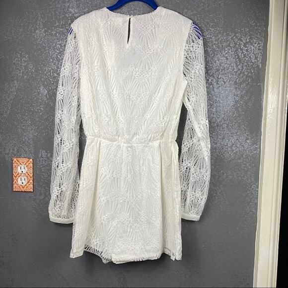 Sugar + Lips lace up lace long sleeve romper - Picture 11 of 12